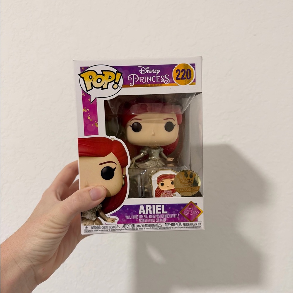 Funko Pop Disney Princess Ariel #220 Funko Exclusive with Pin